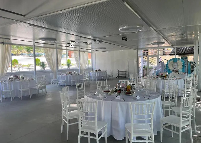 호텔 Paradise Place 2*