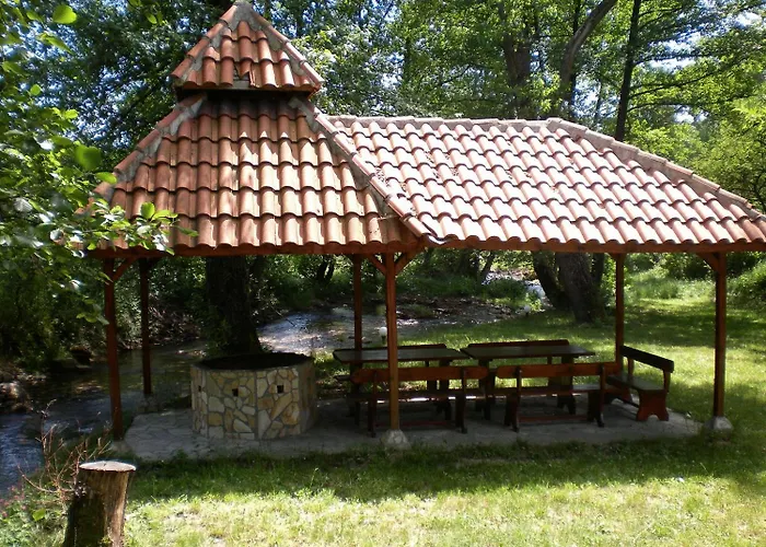 Paradise Place 호텔 칼로페르