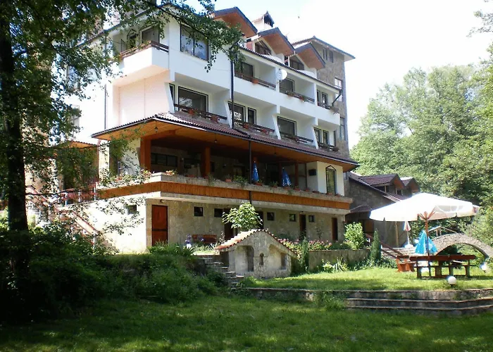 Paradise Place 칼로페르